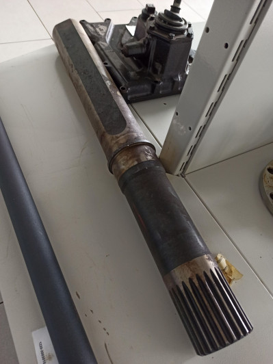 Полуось заднего моста 21214 в сб