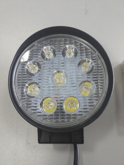 Фара светодиодная CH007 27W 9 диодов по 3W (габаритные размеры 115*130*65мм)круглая